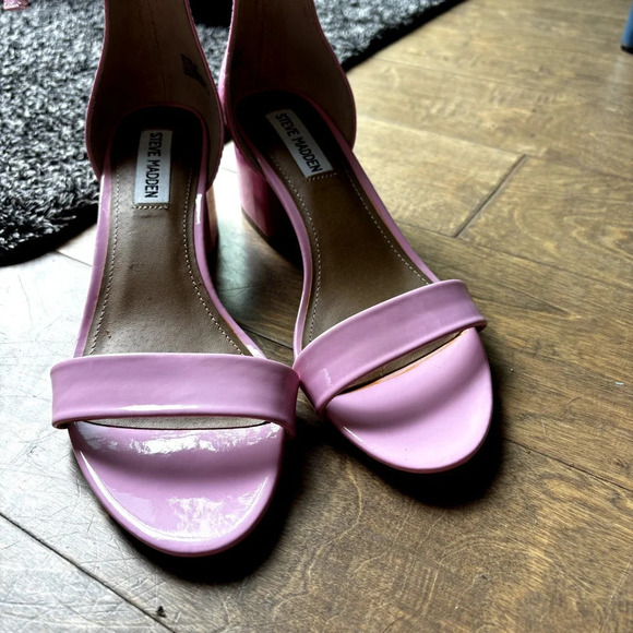 Steve Madden Size 8 Pink Patent 2 1/4 Inch Heel - Picture 6 of 7